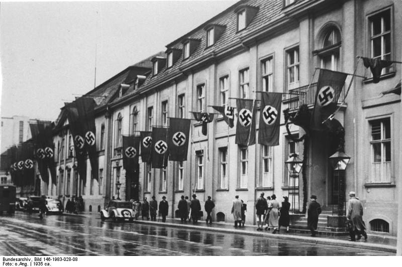 Bundesarchiv, Bild 146-1983-028-08 / CC-BY-SA 3.0, CC BY-SA 3.0 DE , via Wikimedia Commons